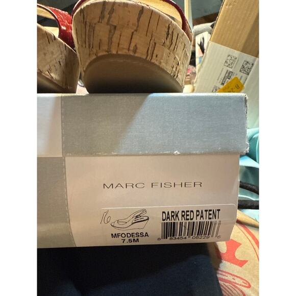 MARC FISHER DARK RED PATENT SANDALS 7.5 - Picture 2 of 5